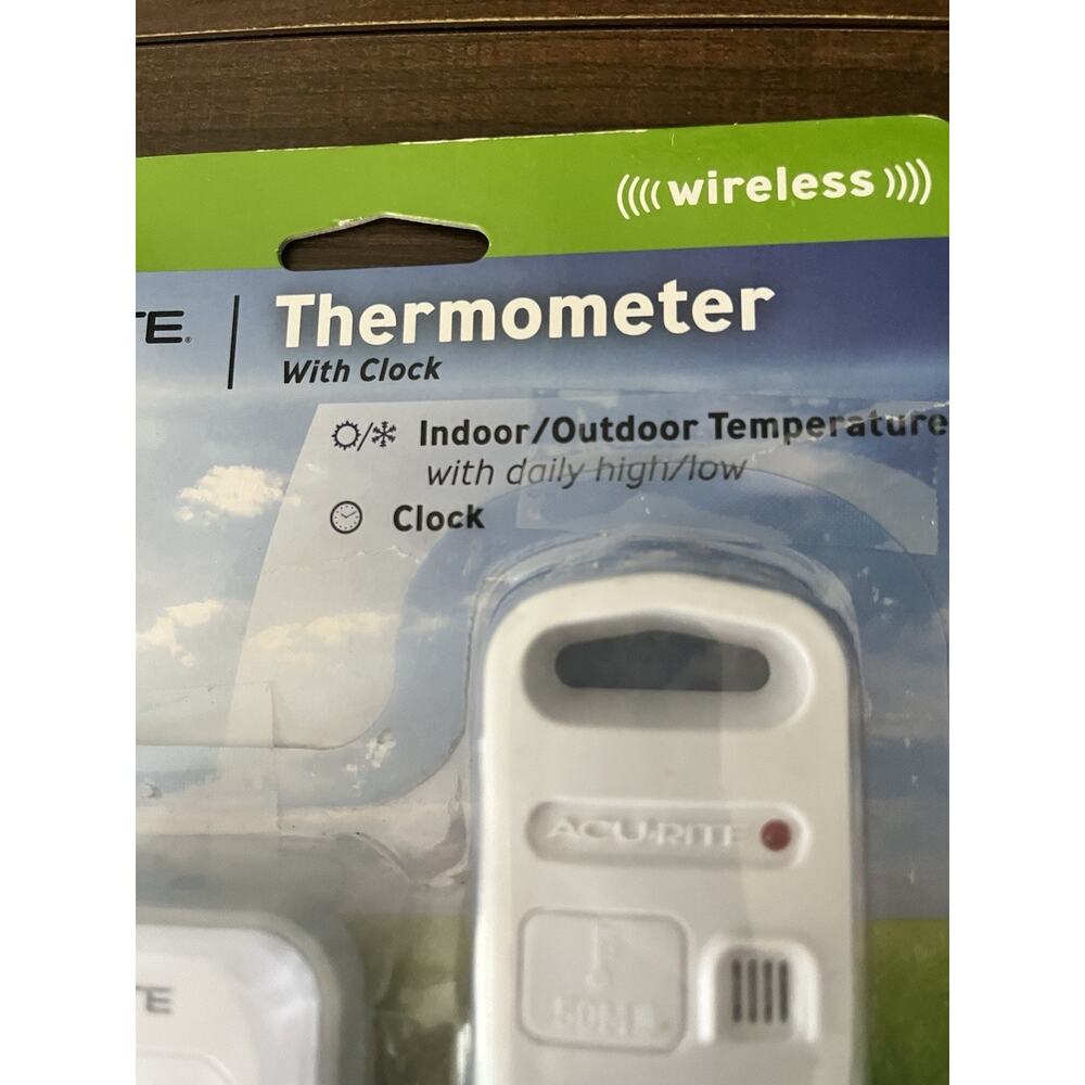 AcuRite Wireless Digital Temperature Thermometer Clock & Memory Open Box - Picture 2 of 6